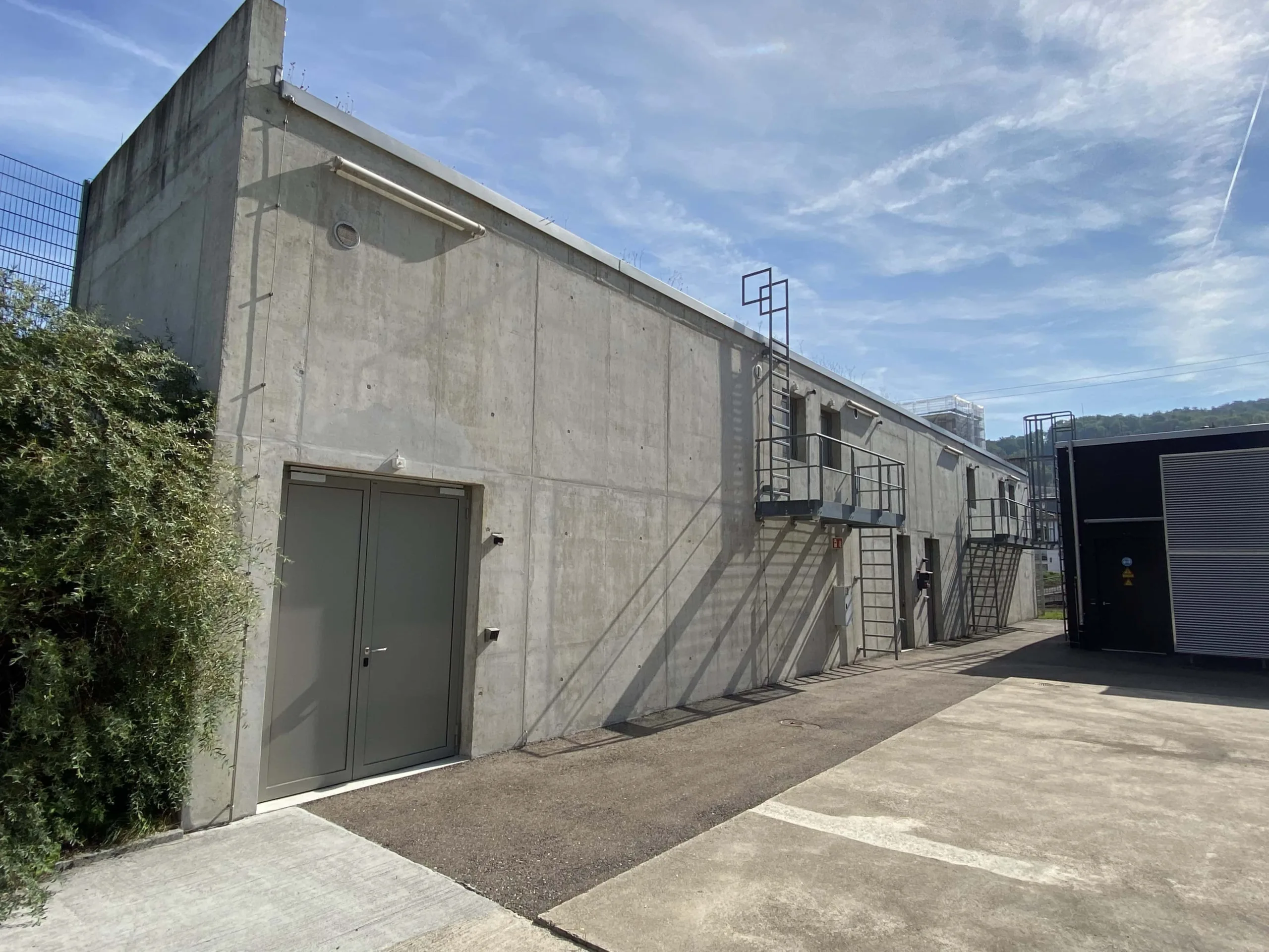 Abb.: NorthC Datacenter Münchenstein (Basel) 1 mit eigenem Tanklager von 150'000 Liter Brennstoff.