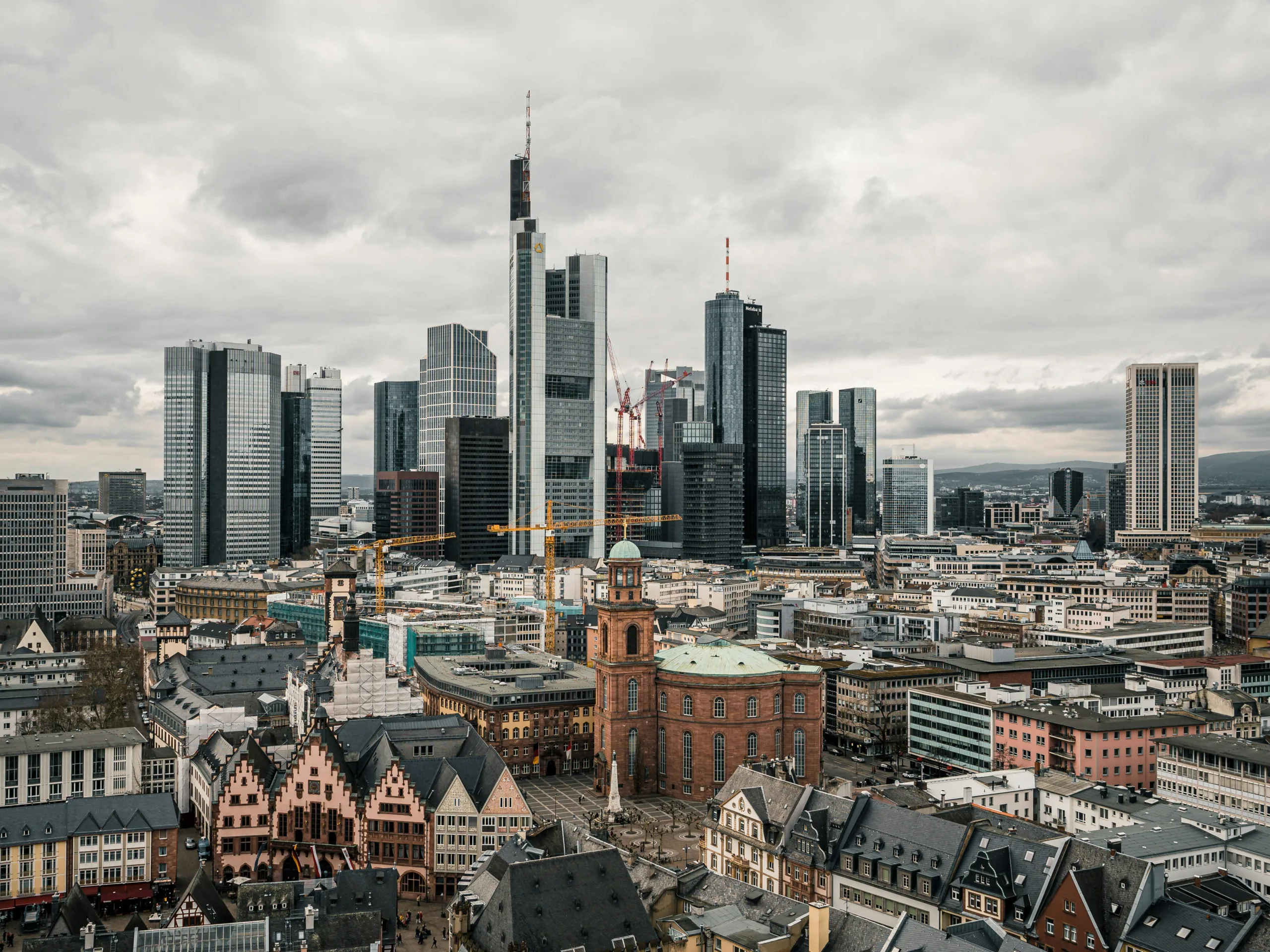 Wie nachhaltig ist ein Rechenzentrum eigentlich? Und was tut der Rechenzentrumsmarkt, um möglichst nachhaltige Lösungen anzubieten - jetzt und in Zukunft?